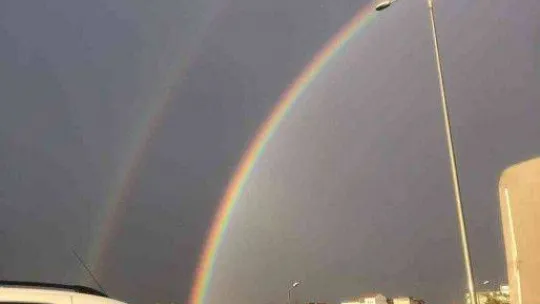 İstanbul'da gökkuşağı sürprizi kartpostallık görüntüler oluştu
