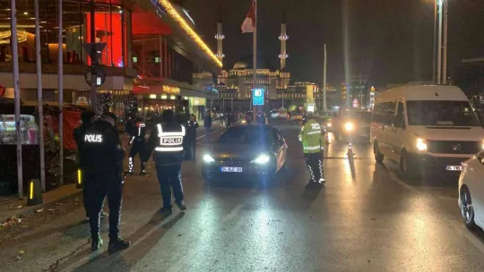 İstanbul'da helikopter destekli 'Yeditepe Huzur' uygulaması