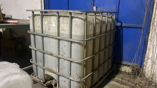 İstanbul'da kaçak alkol imalathanesine baskın: Bin 850 litre etil alkol ele geçirildi