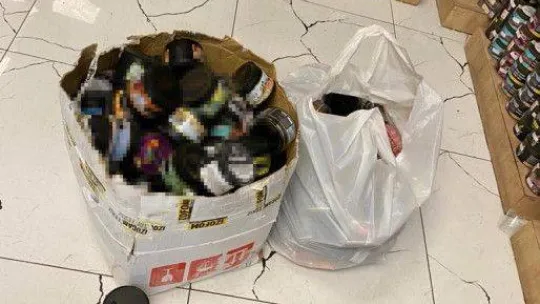 İstanbul'da kaçak sigara operasyonu: Piyasa değeri 300 bin lira olan sigara ele geçirildi