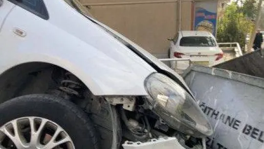 İstanbul'da kamyonet dehşeti kamerada: 5 araç pert oldu