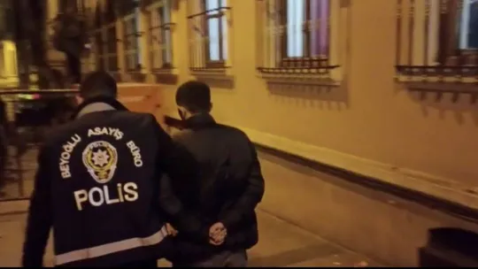 İstanbul'da kız yurdunda panik: Maganda kurşunu yurda isabet etti