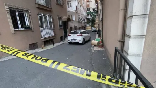 İstanbul'da korku dolu anlar kamerada: Sevgilisiyle tartışan engelli genç dehşet saçtı