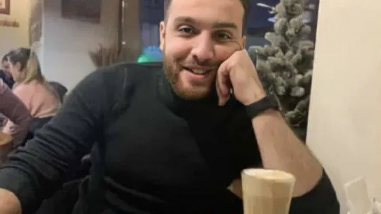 İstanbul'da korku dolu anlar kamerada: Sevgilisiyle tartışan engelli genç dehşet saçtı