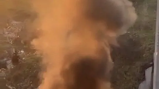 İstanbul'da korkutan yangın: Teras katı alev alev yandı, bina tahliye edildi