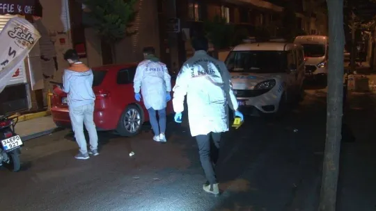 İstanbul'da kuryelerin silahlı kavgası kameraya yansıdı: İş yerini basıp kurşun yağdırdı