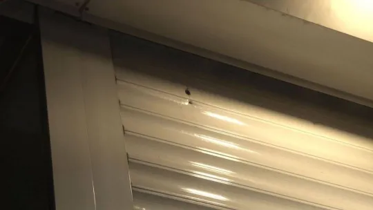 İstanbul'da kuryelerin silahlı kavgası kameraya yansıdı: İş yerini basıp kurşun yağdırdı