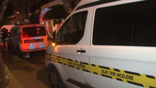 İstanbul'da kuryelerin silahlı kavgası kameraya yansıdı: İş yerini basıp kurşun yağdırdı