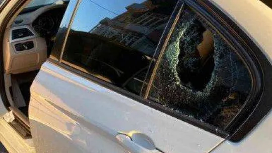 İstanbul'da lüks otomobillerden konsol ve gösterge hırsızlığı kamerada