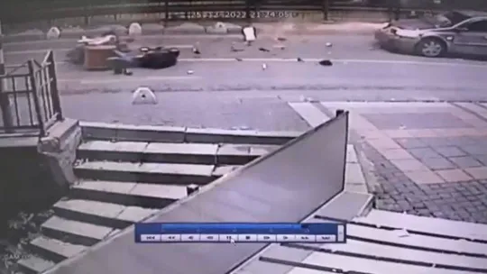 İstanbul'da motosikletli kuryenin öldüğü feci kaza kamerada