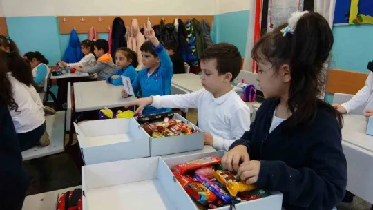 İstanbul'da öğrenciler, depremzede çocuklara 'Canım Arkadaşım' ile destek eli uzatıyor