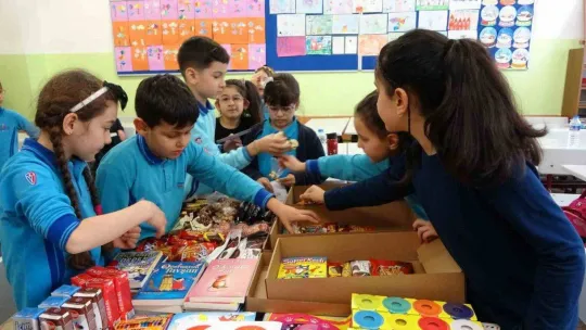 İstanbul'da öğrenciler, depremzede çocuklara 'Canım Arkadaşım' ile destek eli uzatıyor