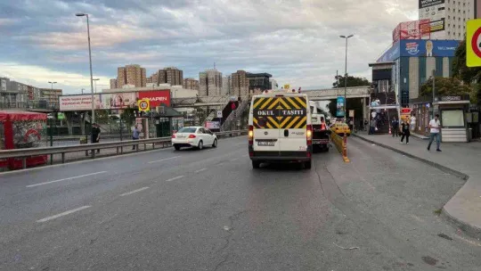 İstanbul'da okullar açıldı, trafik yoğunluğu başladı
