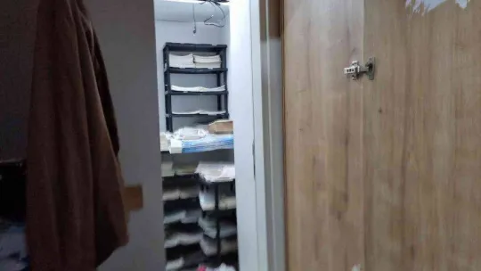 İstanbul'da sahte pasaport baskını: Baskın yapılan dairede gizli bölmeler bulundu