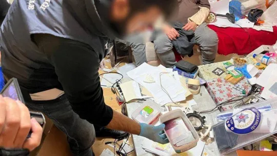 İstanbul'da sahte pasaport operasyonunda 2 şüpheli yakalandı