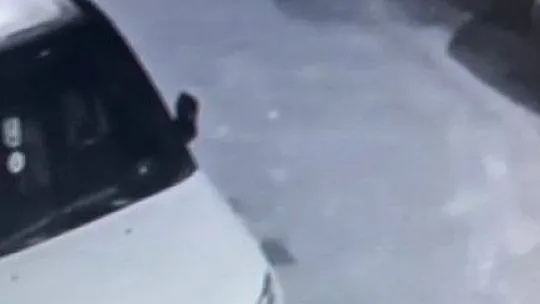 İstanbul'da şarkıcı fenomenin aracına silahlı saldırı kamerada