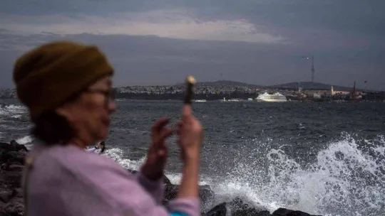 İstanbul'da şiddetli lodos etkili oluyor