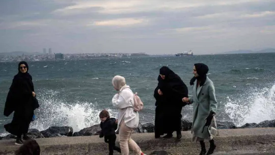 İstanbul'da şiddetli lodos etkili oluyor