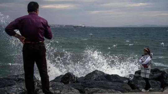 İstanbul'da şiddetli lodos etkili oluyor