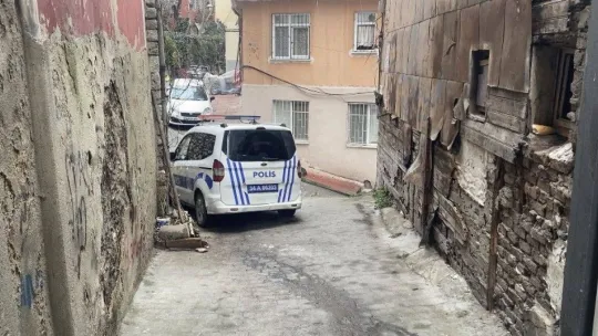 İstanbul'da silahlı saldırı sonrası ilginç anlar kamerada: 200 metre hiçbir şey olmamış gibi yürüdü