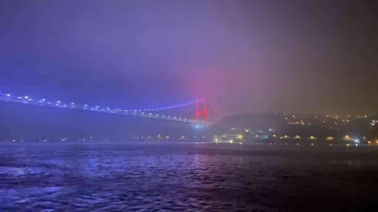 İstanbul'da sis etkili olmaya devam ediyor