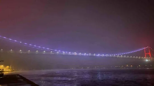 İstanbul'da sis etkili olmaya devam ediyor