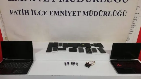 İstanbul'da suçluların teknoloji sığınağına polis baskını kamerada: 212 kayıtsız telefon bulundu