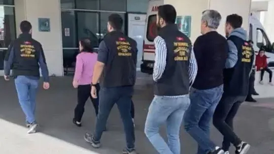 İstanbul'da terör örgütü propagandasıyla bildiri dağıtılmasına polis engeli: 8 gözaltı