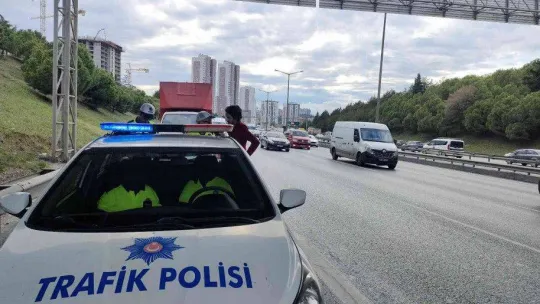 İstanbul'da trafik denetimi: Kurallara uymayanlara ceza yağdı