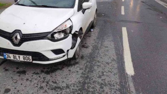 İstanbul'da trafikte trajikomik olay kamerada: Damacanalar yola uçtu, sürücüler büyük korku yaşadı