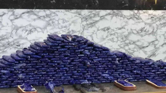 İstanbul'da uyuşturucu operasyonu: Afyon sakızını saklama kaplarının ahşap kapaklarına gizlemişler