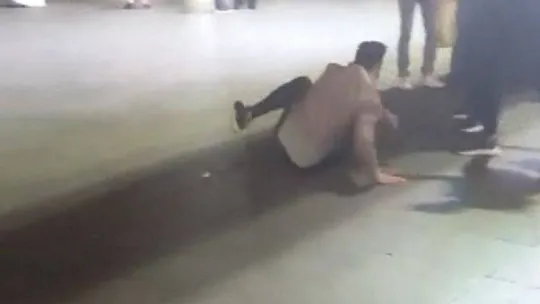 İstanbul'da yaşanan tekme, yumruk ve silahlı kavgalar kamerada