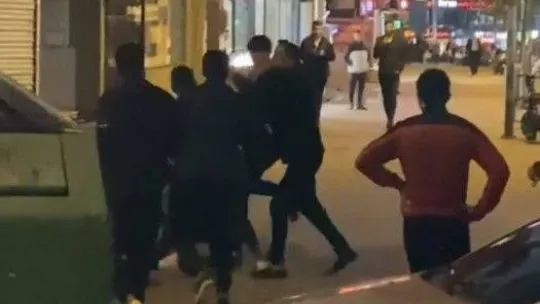 İstanbul'da yaşanan tekme, yumruk ve silahlı kavgalar kamerada