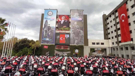 İstanbul'da yunus polislere 180 yeni motosiklet teslim edildi