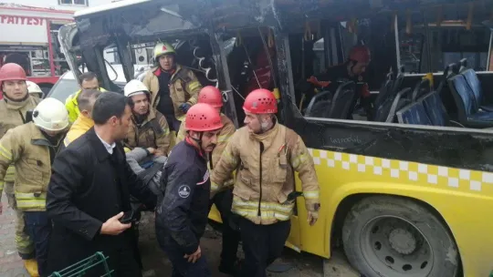 İstanbul'daki tramvay kazası güvenlik kamerasına yansıdı