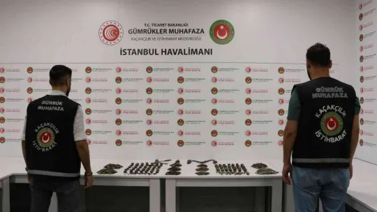 İstanbul Havalimanı'nda tarihi eser operasyonu: 4 bin sikke ile 27 tarihi eser ele geçirildi