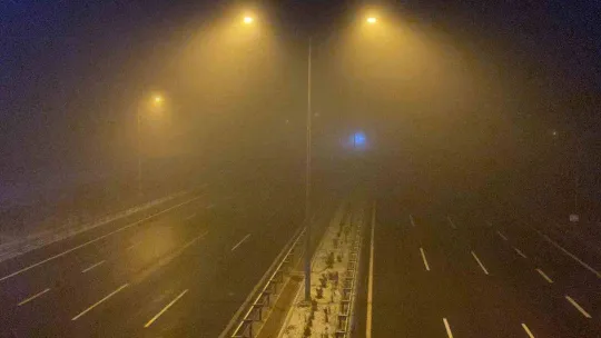İstanbul - İzmir Otoyolu Balıkesir mevkiinde görüş 50 metreye düştü