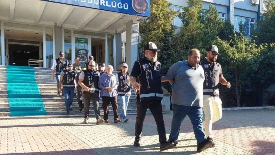İstanbul, İzmir ve Tekirdağ'daki dev silah operasyonunda yakalanan 10 şüpheli adliyede