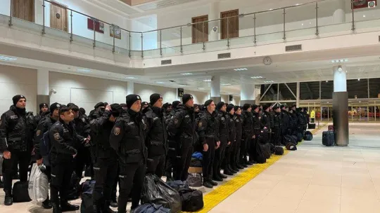 İstanbul polisi 3 yaşındaki kız çocuğunu enkazdan böyle çıkardı