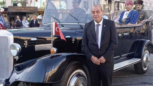 İstanbul'un düşman işgalinden kurtuluşunun 99. yılı Taksim Cumhuriyet Anıtı önünde kutlandı