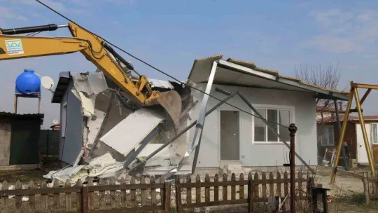 İstanbul'un içme suyu havzasına yapılan 22 kaçak yapı yıkıldı