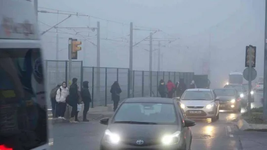 İstanbullular güne sis ile uyandı