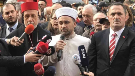 İstiklal Caddesi'nde teröre karşı anlamlı yürüyüş