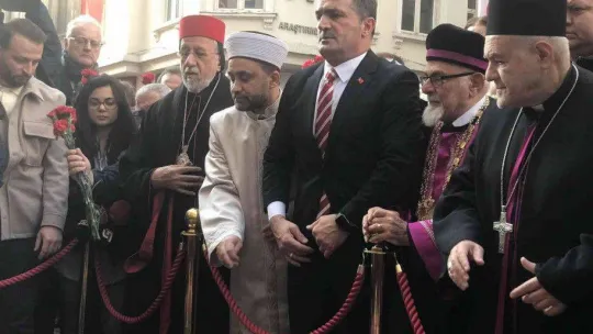 İstiklal Caddesi'nde teröre karşı anlamlı yürüyüş