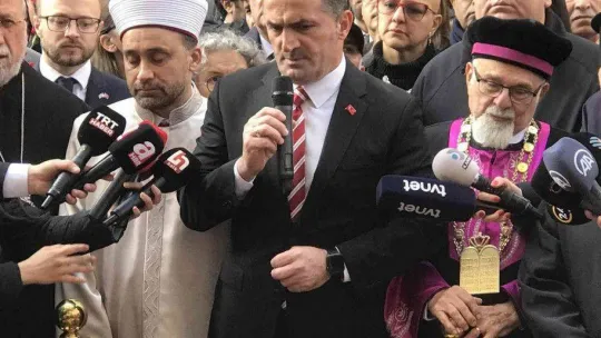 İstiklal Caddesi'nde teröre karşı anlamlı yürüyüş