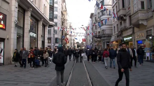 İstiklal Caddesi'ndeki tezgahlar kaldırıldı