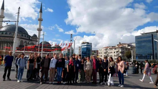 İstiklal Şehit Lokman Oktay Ortaokulu Avrupalı misafirlerini ağırladı