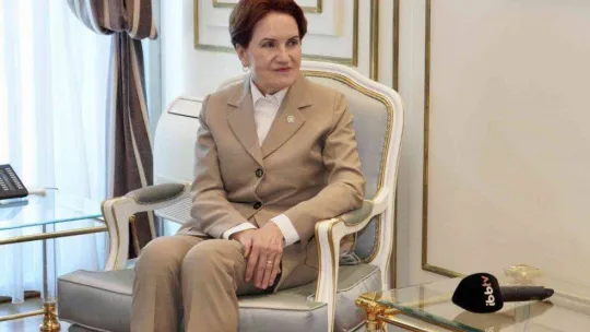 İYİ Parti Genel Başkanı Meral Akşener, İBB Başkanı Ekrem İmamoğlu'nu makamında ziyaret etti