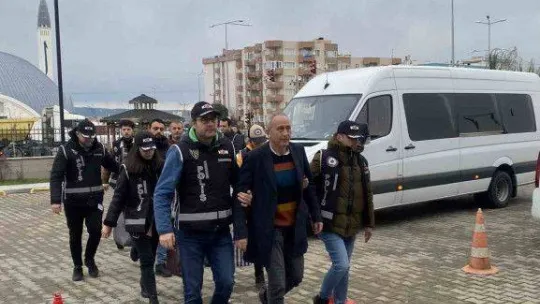 İYİ Partili Gökçeada Belediye Başkanı Çetin adliyeye sevk edildi