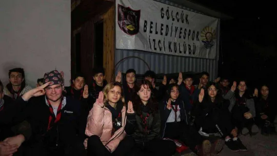 İzcilere doğada hayatta kalma dersi